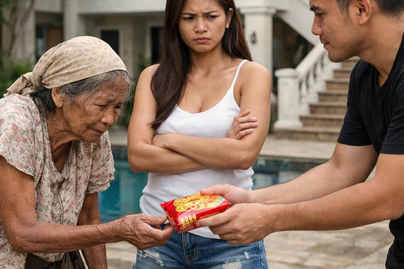IBU 70 TAHUN DATANG MEMINTA UANG PENGOBATAN KEPADA ANAK LAKI-LAKINYA, SANG ANAK HANYA MEMBERI SEBUNGKUS MIE INSTAN LALU MENGUSIR DENGAN HALUS. SESAMPAI DI RUMAH, SAAT DIBUKA, SANG IBU TERDIAM KAGET KETIKA MELIHAT…